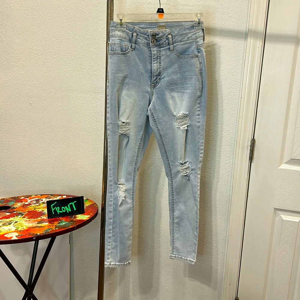 TRU CRAFT - Curvy High Rise Skinny Jeans Whitewashed, distressed w/holes - 7